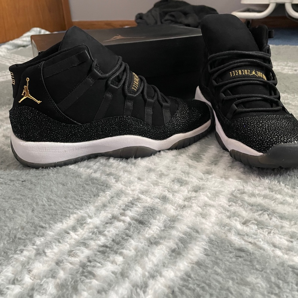 jordan 11 with box //women 8